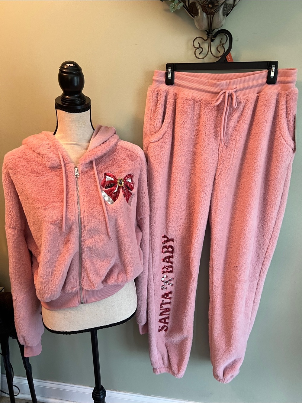 No Boundaries Plush Pink Hooded Zip Jacket & Joggers Set